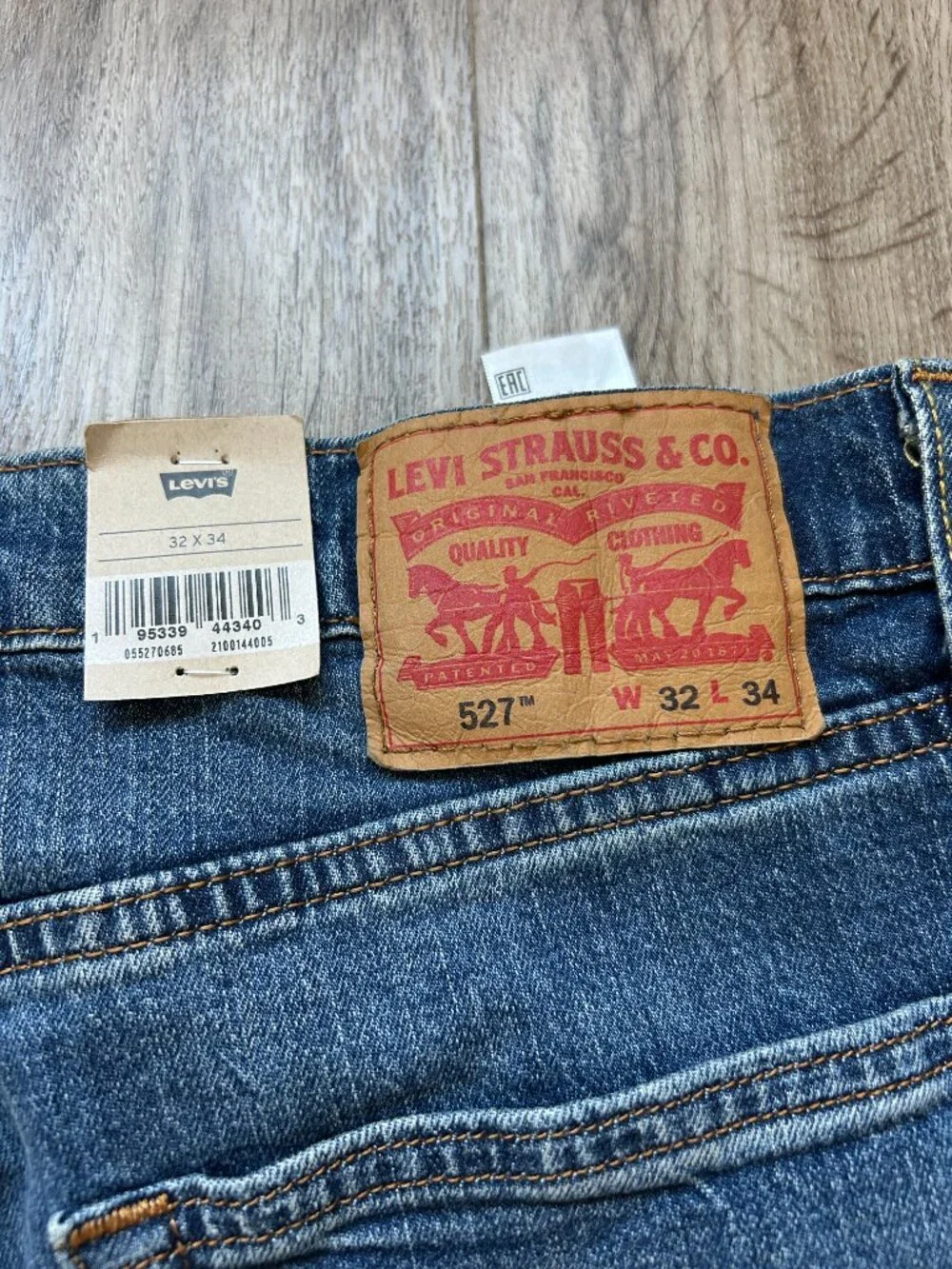 Levis levi 527